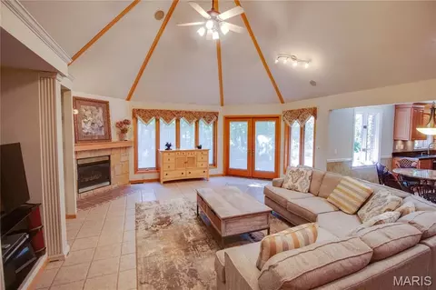 Living - 4432 Thatcher Rd, Alton, IL 62002 photo 3 of 3