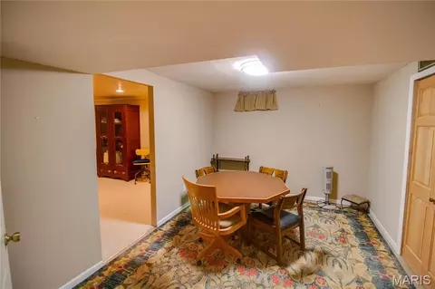 Dining - 4432 Thatcher Rd, Alton, IL 62002 photo 5 of 5