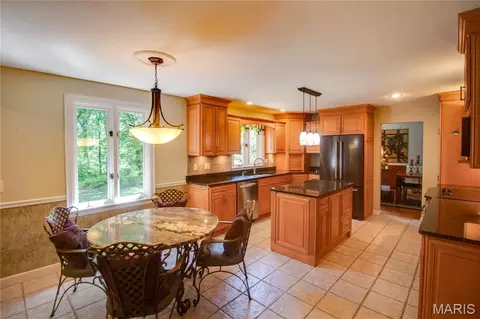 Kitchen - 4432 Thatcher Rd, Alton, IL 62002 photo 1 of 4