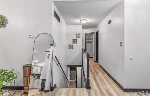 Entry Way - 227 Robin Ct, Bourbon, MO 65441 photo 1 of 1