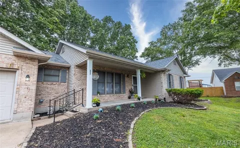 Exterior - 227 Robin Ct, Bourbon, MO 65441 photo 8 of 10
