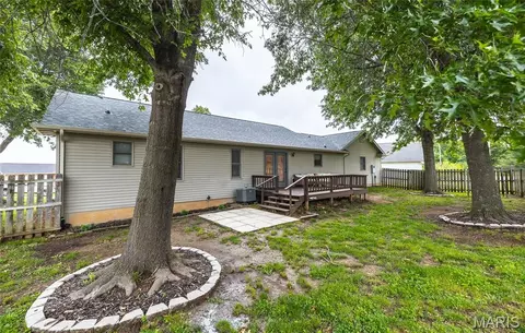 Exterior - 227 Robin Ct, Bourbon, MO 65441 photo 4 of 10
