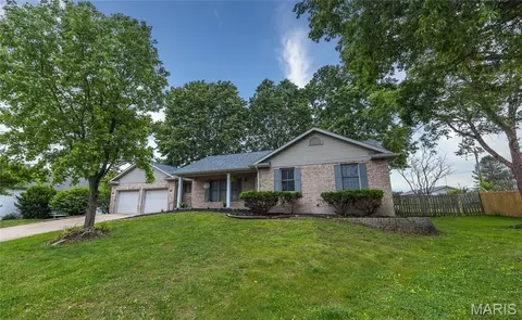Exterior - 227 Robin Ct, Bourbon, MO 65441 photo 7 of 10