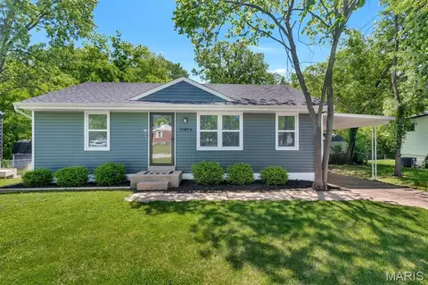 10814 Vargas Dr, Saint Louis, MO 63123