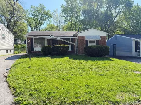 10078 Prince Dr, Saint Louis, MO 63136
