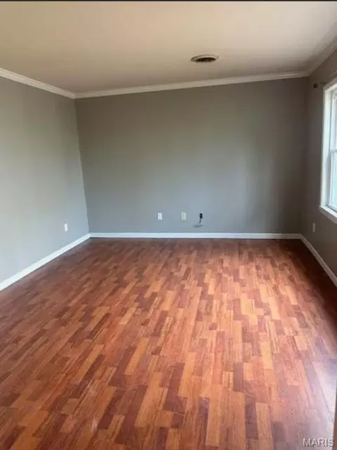 Living - 10465 Chalk Bluff Way, Dexter, MO 63841 photo 2 of 2