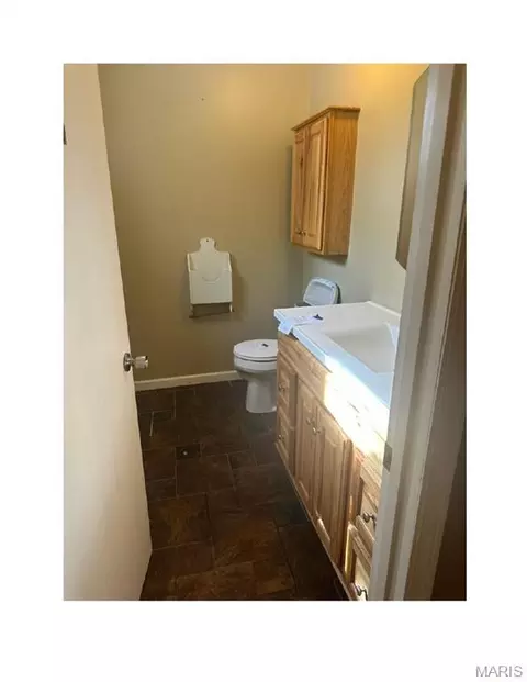 Bath - 10465 Chalk Bluff Way, Dexter, MO 63841 photo 1 of 3