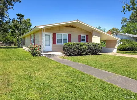 307 Medler St, Bernie, MO 63822