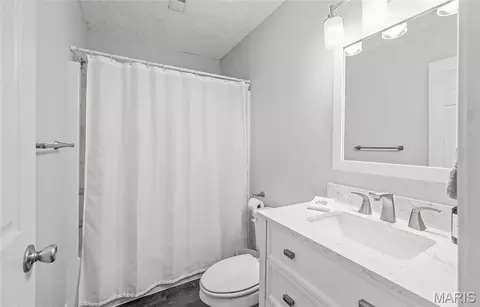Bath - 211 Sooter Ln, Rolla, MO 65401 photo 2 of 3