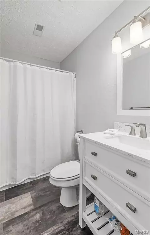 Bath - 211 Sooter Ln, Rolla, MO 65401 photo 3 of 3