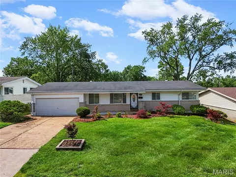 2280 Luxmore Dr, Saint Louis, MO 63136