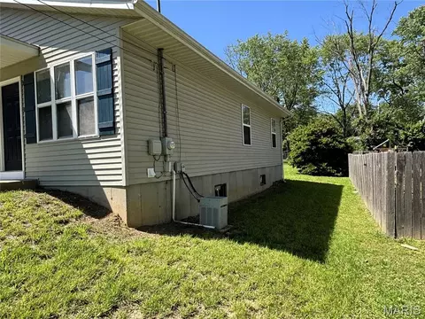 Exterior - 1275 Casey Ave, Saint Clair, MO 63077 photo 3 of 6