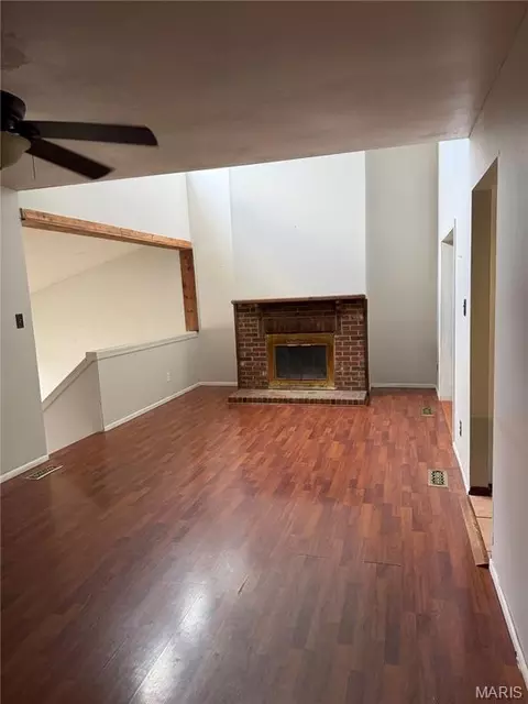 Living - 2042 Catlin Dr, Barnhart, MO 63012 photo 3 of 4