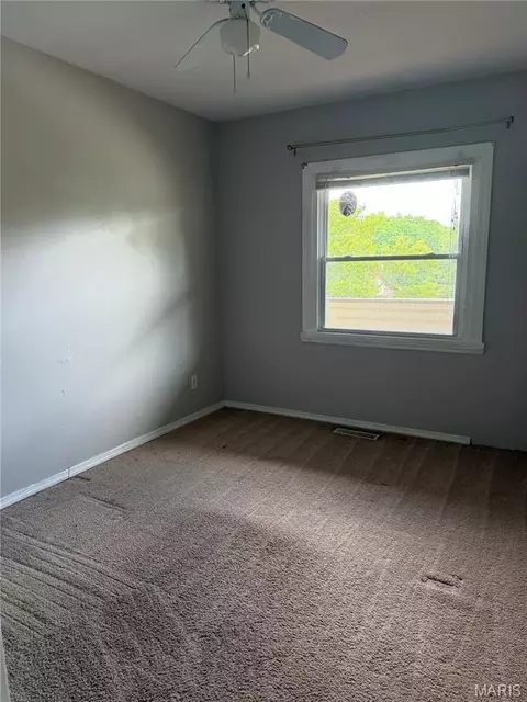 Bedroom - 2042 Catlin Dr, Barnhart, MO 63012 photo 2 of 3