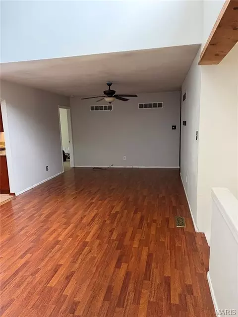 Living - 2042 Catlin Dr, Barnhart, MO 63012 photo 2 of 4