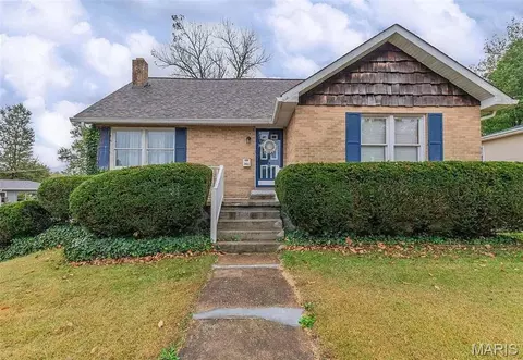 300 10th St, Crystal City, MO 63019