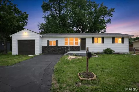 4664 Pogue Dr, House Springs, MO 63051