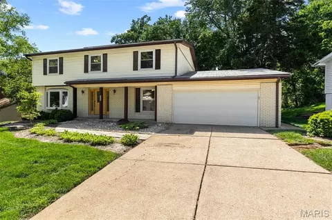 543 Westernmill Dr, Chesterfield, MO 63017