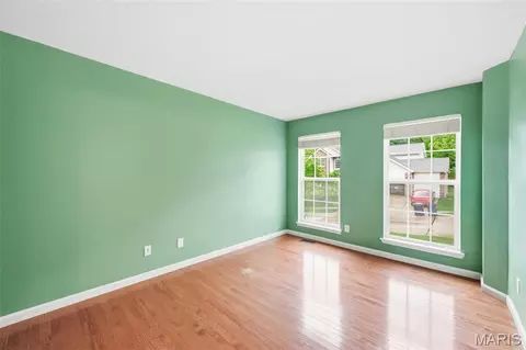 Living - 415 Forby Estates Dr, Eureka, MO 63025 photo 5 of 15