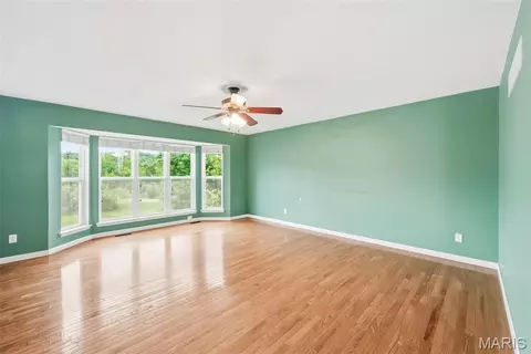Living - 415 Forby Estates Dr, Eureka, MO 63025 photo 9 of 15