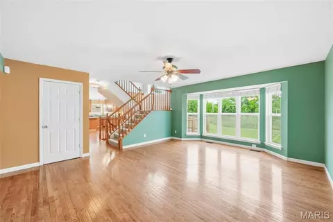 Living - 415 Forby Estates Dr, Eureka, MO 63025 photo 10 of 15