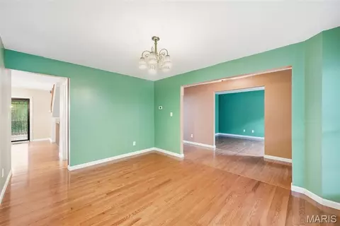 Living - 415 Forby Estates Dr, Eureka, MO 63025 photo 6 of 15