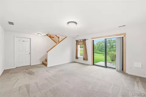 Living - 415 Forby Estates Dr, Eureka, MO 63025 photo 14 of 15