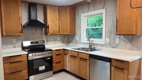 Kitchen - 4 Toler Dr, Fredericktown, MO 63645 photo 2 of 4