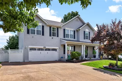 312 Quiet Country Dr, Saint Peters, MO 63376