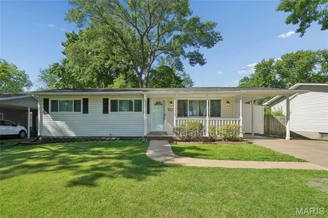 922 Chula Dr, Hazelwood, MO 63042