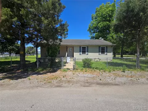 403 Tyler St, East Prairie, MO 63845