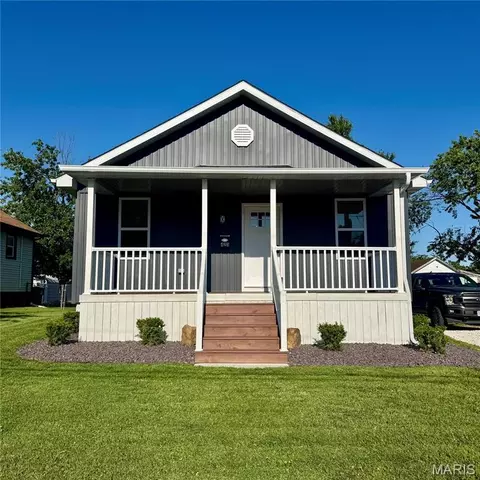 423 N Pine St, Perryville, MO 63775