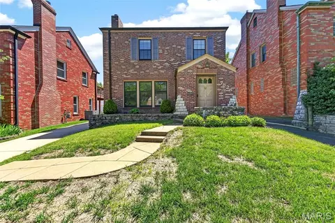 7828 Stanford Ave, University City, MO 63130