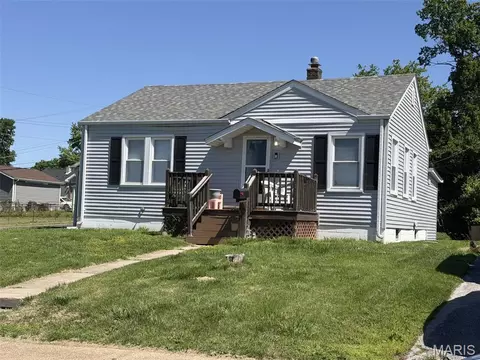 9447 Miriam Ave, Overland, MO 63114