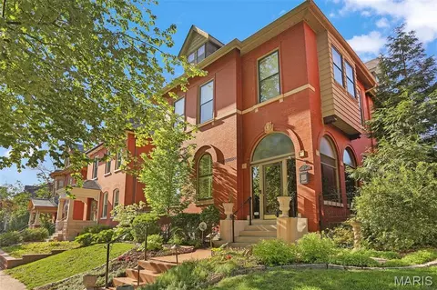 3451 Halliday Ave, Saint Louis, MO 63118