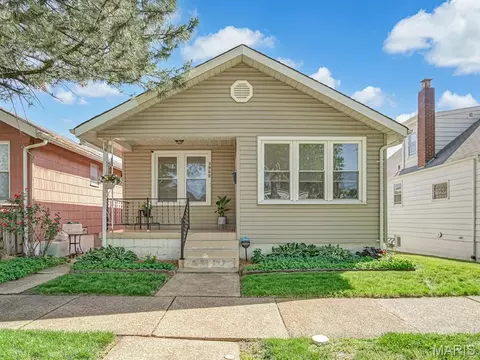 3952 Itaska St, Saint Louis, MO 63116