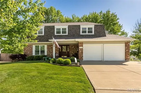 11 Spencer Valley Dr, Saint Peters, MO 63376