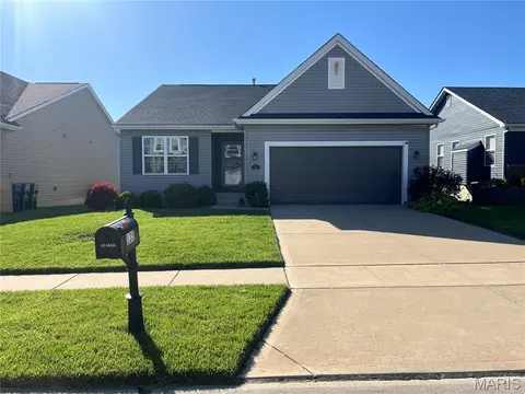 135 Huntleigh Dr, Wentzville, MO 63385