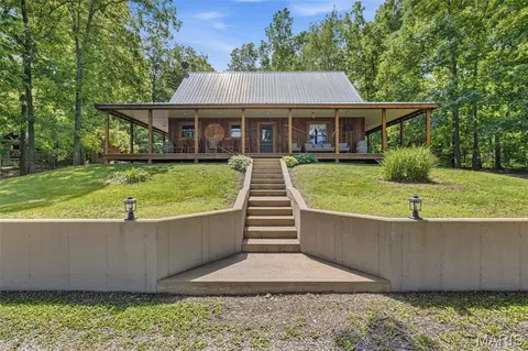 2276 Old Fredericktown Rd, Farmington, MO 63640