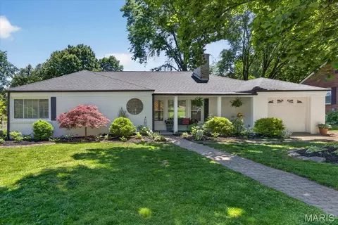 430 Cannonbury Dr, Saint Louis, MO 63119