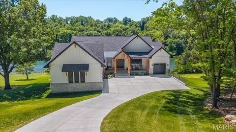 4444 Augusta Shores Dr, Augusta, MO 63332