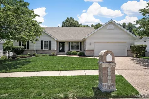 1156 Ivy Point Dr, O'fallon, MO 63366