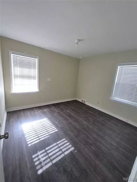 9 S Floridale Dr, Dellwood, MO 63135 photo 6