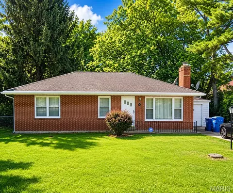 9 S Floridale Dr, Dellwood, MO 63135