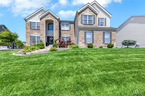 7107 Whisper Creek Dr, Wentzville, MO 63385