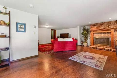 Living - 727 Cordes St, O'fallon, MO 63366 photo 4 of 4