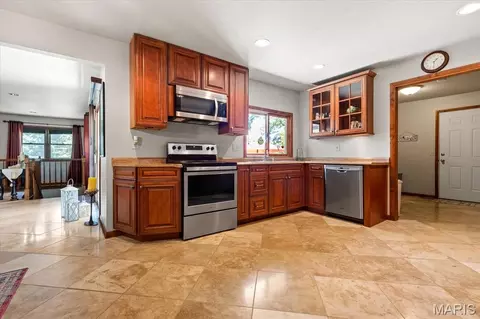 Kitchen - 727 Cordes St, O'fallon, MO 63366 photo 2 of 3