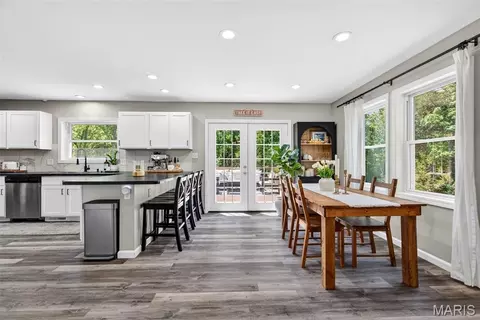 Dining - 316 Highway Ww, Sullivan, MO 63080 photo 1 of 2