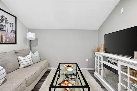 Living - 316 Highway Ww, Sullivan, MO 63080 photo 4 of 4