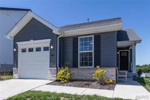 897 Black Bear Dr, House Springs, MO 63051